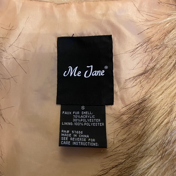 Me Jane Faux Fur Vest in Tan - Picture 7 of 12
